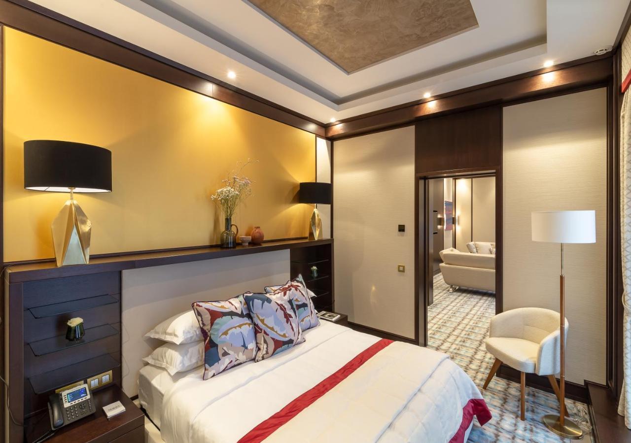 Soho Boutique Hotel دنيبروبيتروفسك المظهر الخارجي الصورة
